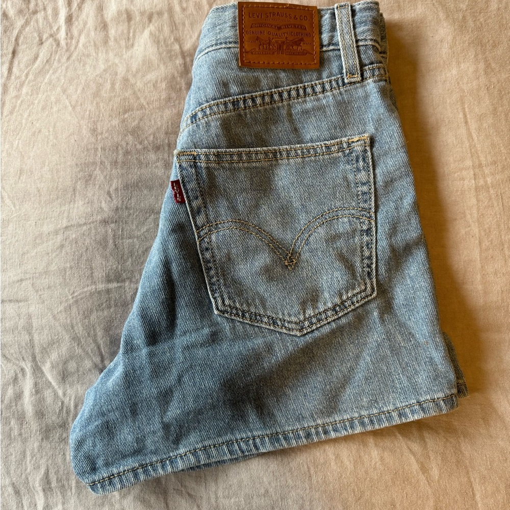 Levi’s high loose shorts